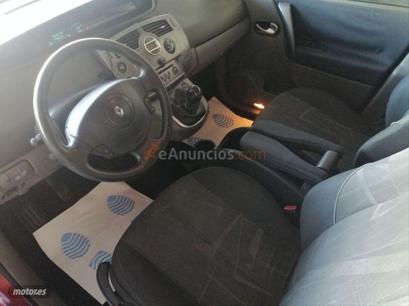 Renault Grand Scenic Dynamique 7 plazas 1.5dCi105 EU4 de 2006 con 200.000 Km por 3.300 EUR. en Sevilla