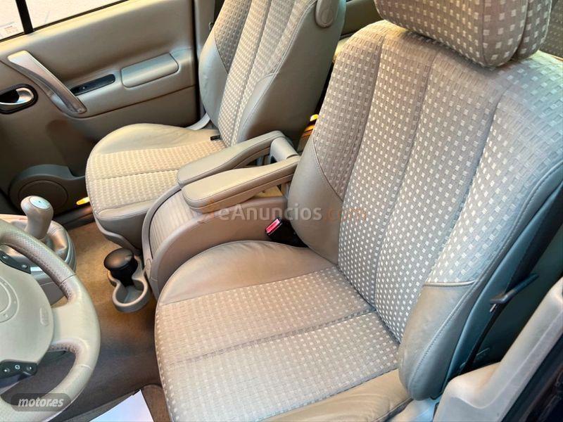 Renault Scenic Confort Dynamique 1.4 16V EU4 de 2005 con 135.654 Km por 3.499 EUR. en Barcelona