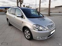 Toyota Avensis 2.0 D4D Sol 7 plazas de 2003 con 231.000 Km por 4.500 EUR. en Malaga
