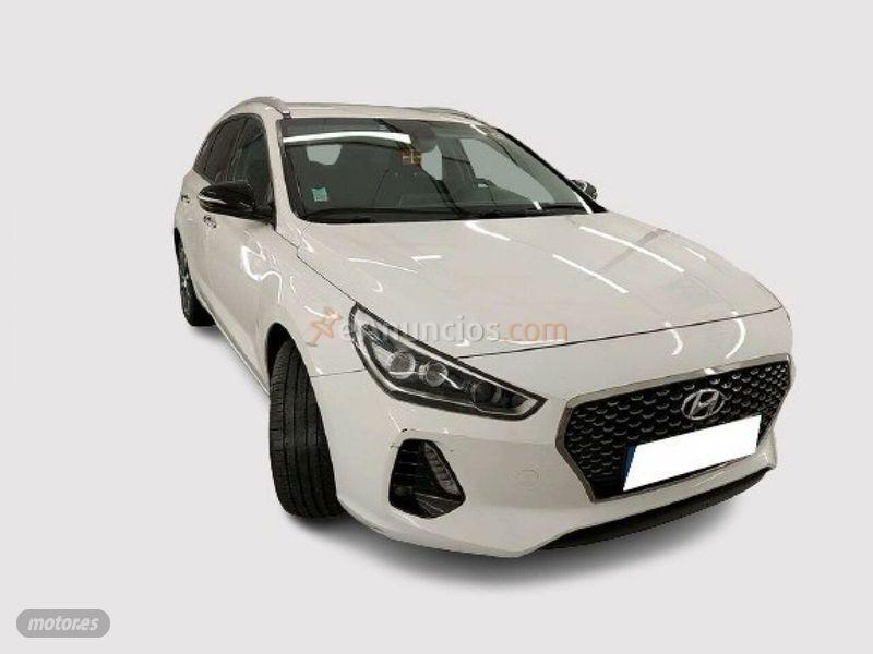 Hyundai i30 CW 1.6 CRDi 81kW 110CV Tecno de 2018 con 62.000 Km por 16.550 EUR. en Madrid