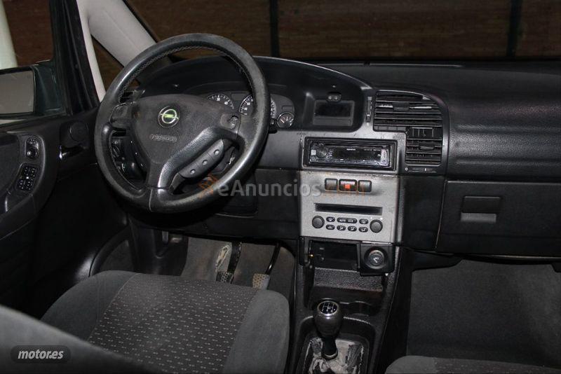 Opel Zafira 2.0 Dti 16v Blue Line de 2004 con 180.000 Km por 1.990 EUR. en Barcelona