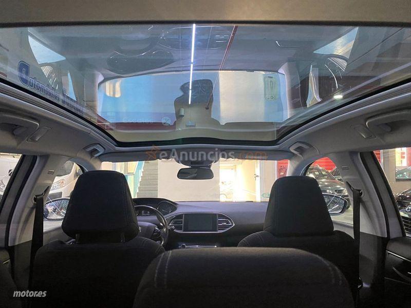 Peugeot 308 Nuevo 308 SW Allure 1.2 PureTech 130 SS de 2014 con 74.000 Km por 13.490 EUR. en Barcelona