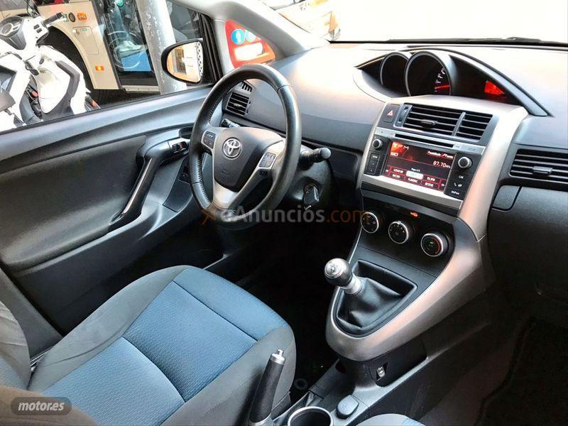 Toyota Verso 130 Active 7pl. de 2013 con 125.000 Km por 10.995 EUR. en Barcelona