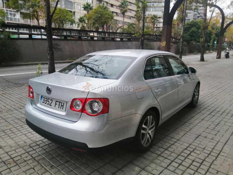 Volkswagen Jetta 1.6 FSI 115cv Advance 