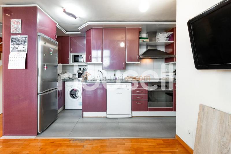 Dúplex en venta de 98 m  Camino de Labiano (Mutilva Alta) 2, bajo, 8, 31192 Aranguren (Nafarroa)