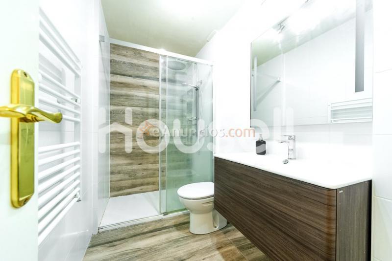 Dúplex en venta de 98 m  Camino de Labiano (Mutilva Alta) 2, bajo, 8, 31192 Aranguren (Nafarroa)