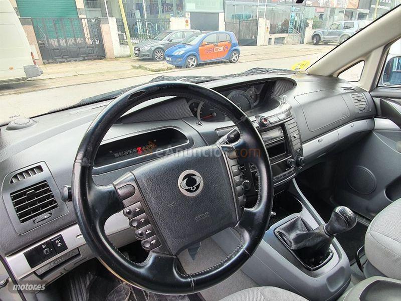 Ssangyong Rodius 270Xdi Limited de 2007 con 168.000 Km por 6.500 EUR. en Madrid