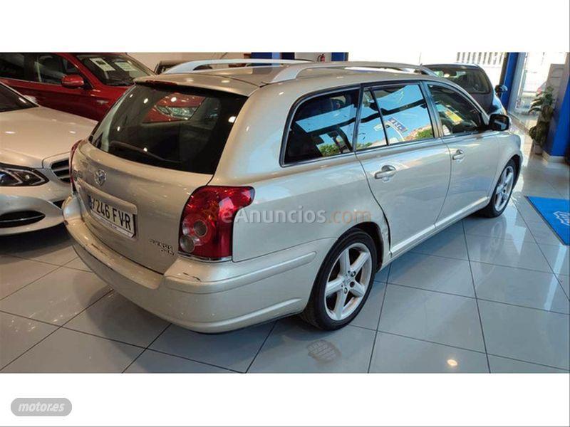 Toyota Avensis 2.2 D4D Sol Wagon de 2007 con 329.000 Km por 3.500 EUR. en Madrid