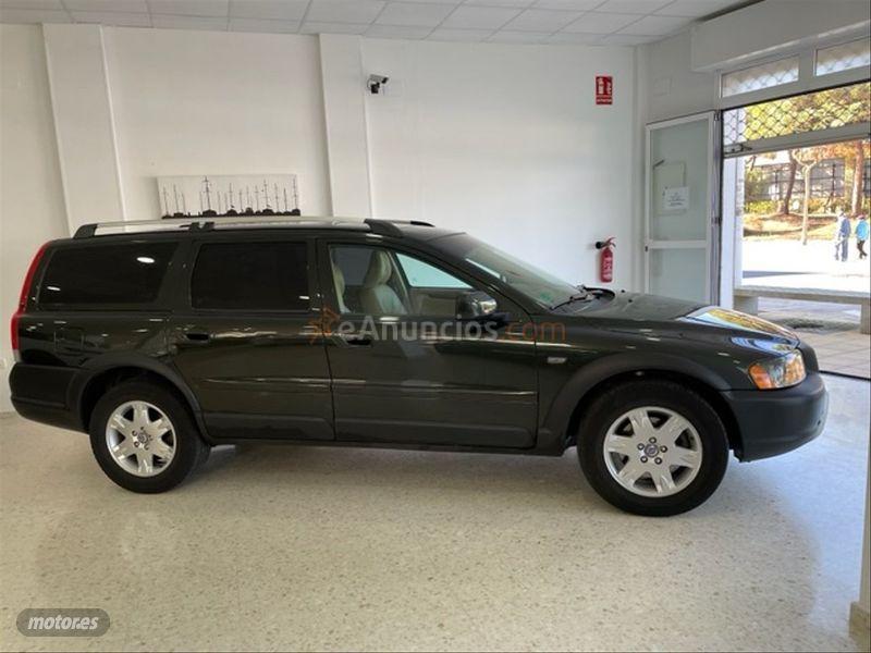 Volvo XC 70 2.4 D5 Momentum de 2005 con 345.000 Km por 4.500 EUR. en Huelva