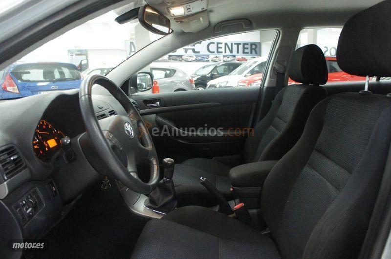 Toyota Avensis 1.8 VVTi Advance Cross Sport de 2008 con 97.000 Km por 5.750 EUR. en Cadiz