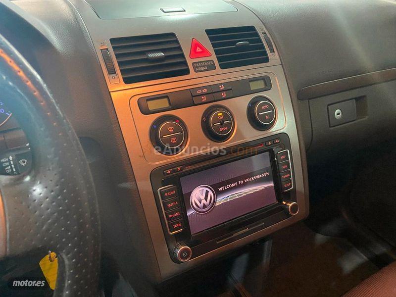 Volkswagen Touran 1.9 TDI 105cv Advance de 2010 con 160.000 Km por 9.800 EUR. en Granada