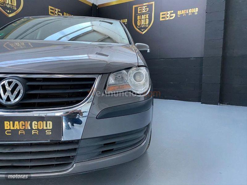 Volkswagen Touran 1.9 TDI 105cv Edition de 2008 con 233.000 Km por 6.490 EUR. en Madrid