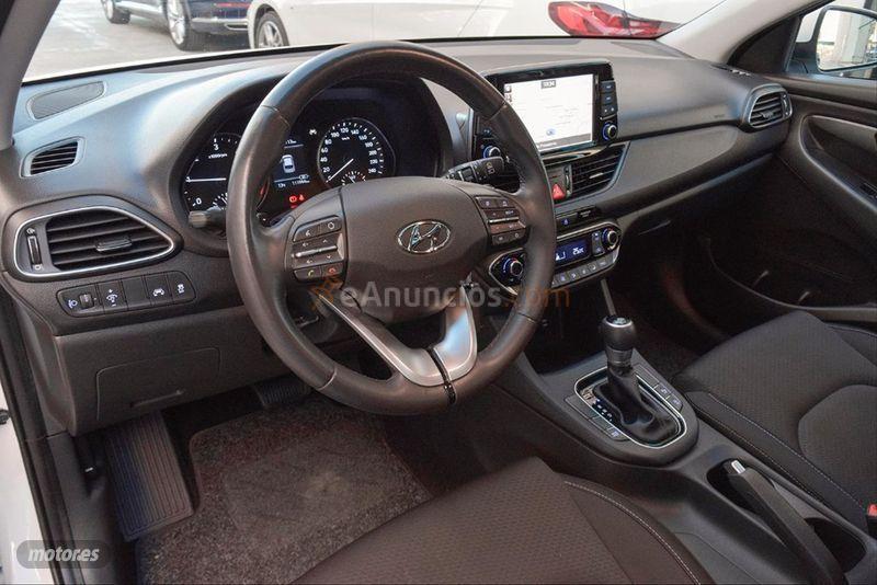 Hyundai i30 CW 1.6 CRDi 81kW 110CV Tecno Sky DCT de 2017 con 111.900 Km por 16.900 EUR. en Madrid