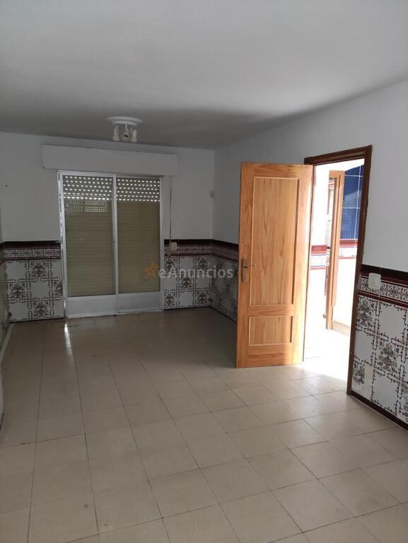 CHALET ADOSADO EN AJOFRIN