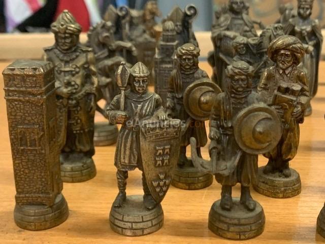 Diverso material para cerrajería.