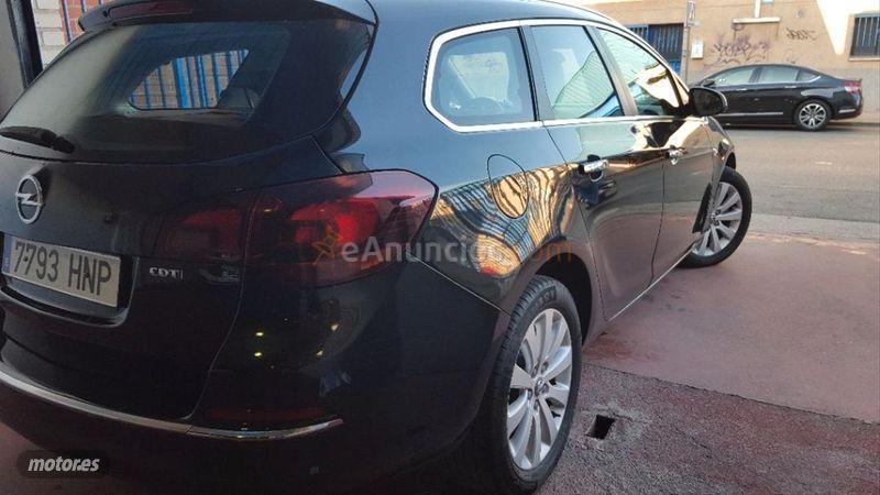 Opel Astra 1.7 CDTi SS 110 CV Excellence ST de 2013 con 154.000 Km por 8.999 EUR. en Madrid