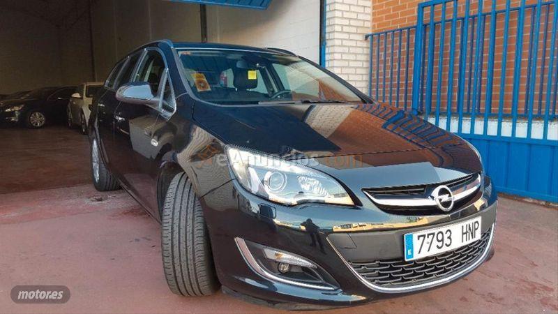 Opel Astra 1.7 CDTi SS 110 CV Excellence ST de 2013 con 154.000 Km por 8.999 EUR. en Madrid