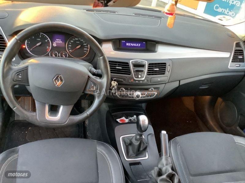 Renault Laguna G.Tour Emotion dCi 110 eco2 ESM de 2011 con 200.000 Km por 4.495 EUR. en Madrid