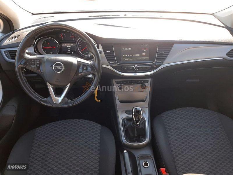 Opel Astra 1.6 CDTi 110 CV Business  ST de 2016 con 210.000 Km por 7.500 EUR. en Murcia