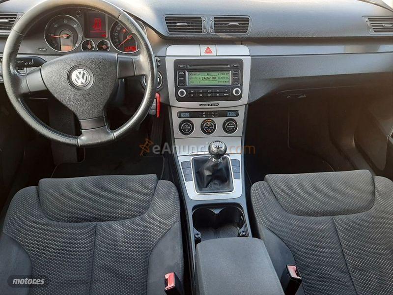 Volkswagen Passat Variant 1.9 TDI Advance de 2006 con 310.000 Km por 3.600 EUR. en Murcia