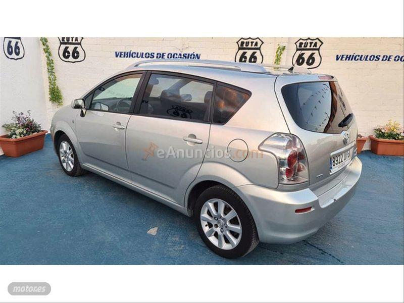 Toyota Corolla Verso 2.0 D4D Luna de 2005 con 319.000 Km por 3.500 EUR. en Madrid
