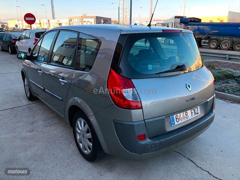Renault Grand Scenic Dynamique 7 plazas 1.9dCi EU4 de 2007 con 300.000 Km por 3.000 EUR. en Valladolid
