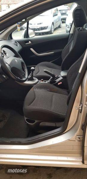 Peugeot 308 SW Confort 1.6 HDI 110cv FAP de 2009 con 200.000 Km por 4.500 EUR. en La Coruna