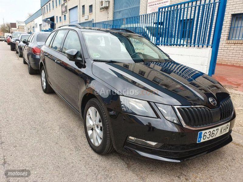 Skoda Octavia Combi 1.6 TDI CR 85KW 115CV Ambition de 2018 con 139.000 Km por 13.999 EUR. en Madrid