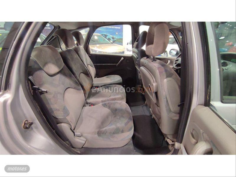 Citroen Xsara Picasso 1.8 16V de 2001 con 105.000 Km por 3.300 EUR. en Madrid