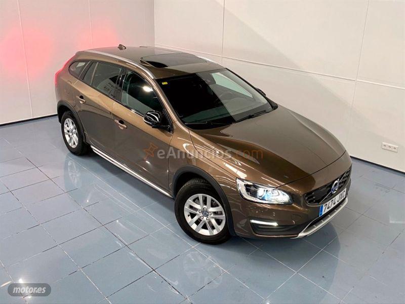 Volvo V 60 2.0 D3 Cross Country de 2017 con 77.800 Km por 22.990 EUR. en Alava