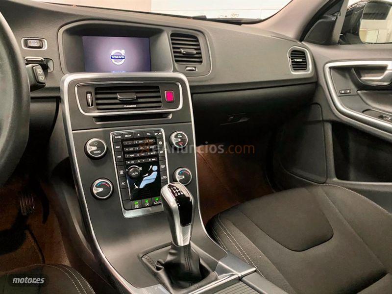 Volvo V 60 2.0 D3 Cross Country de 2017 con 77.800 Km por 22.990 EUR. en Alava