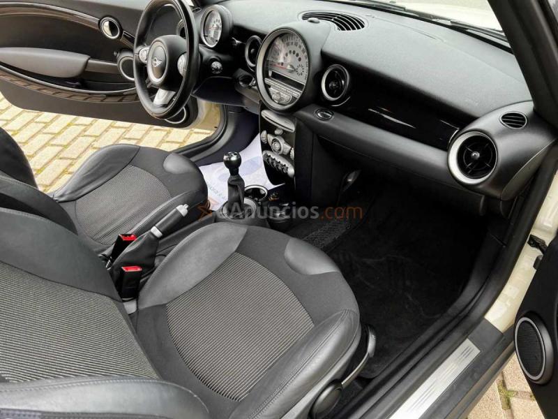 MINI Cooper D 110cv 6 vel. 