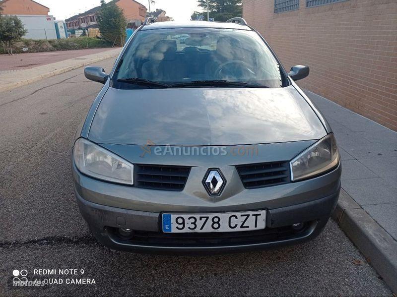 Renault Megane GRAND TOUR LUXE DYNAMIQUE 1.9DCI de 2004 con 271.000 Km por 1.299 EUR. en Madrid