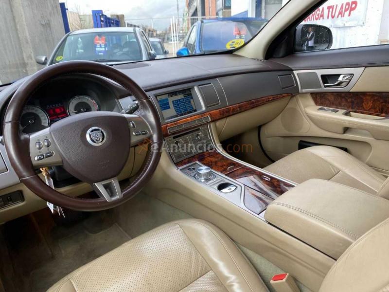 Jaguar XF 2.7 D 