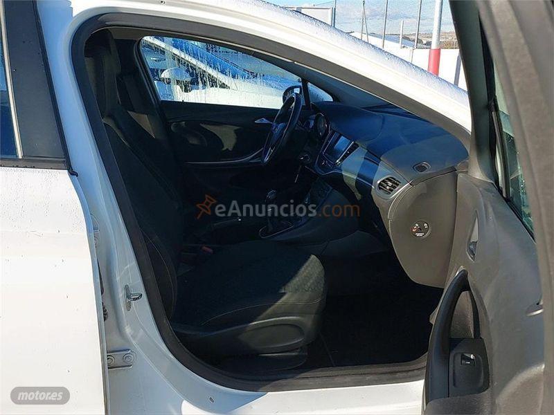 Opel Astra 1.6 CDTi 81kW 110CV Business ST de 2017 con 138.953 Km por 9.600 EUR. en Almeria
