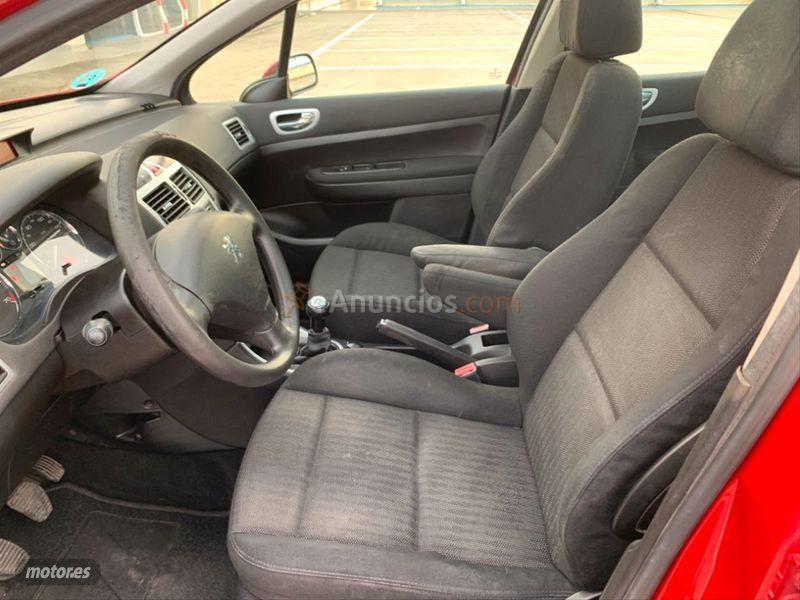 Peugeot 307 SW 1.6 de 2007 con 150.000 Km por 3.500 EUR. en Barcelona