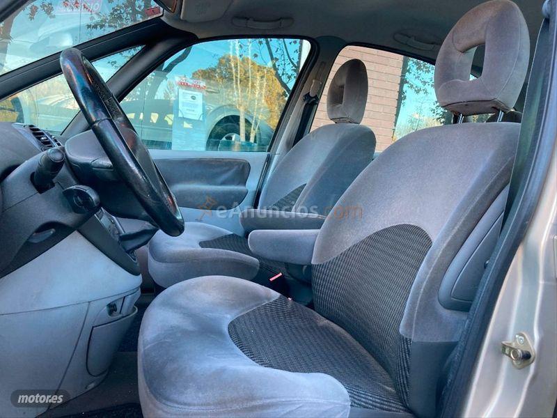 Citroen Xsara Picasso 2.0 HDI SX de 2005 con 120.000 Km por 2.200 EUR. en Barcelona