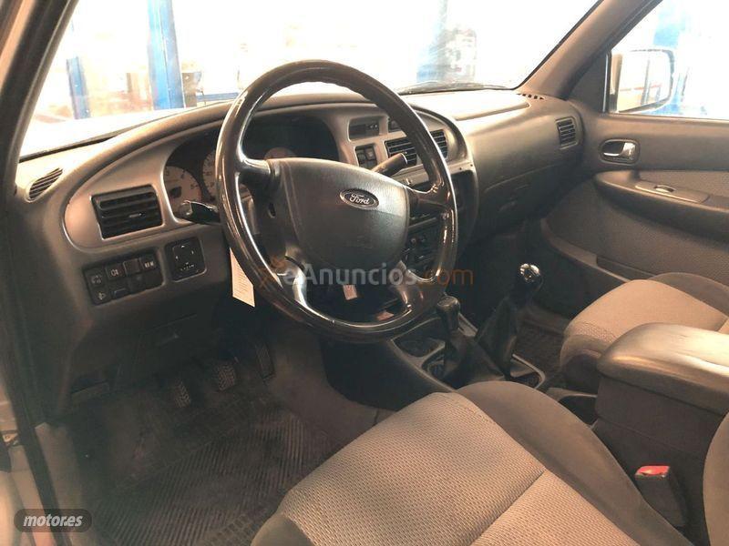 Ford Ranger 2.5 TDi Doble Cabina de 2005 con 280.000 Km por 10.500 EUR. en Jaen