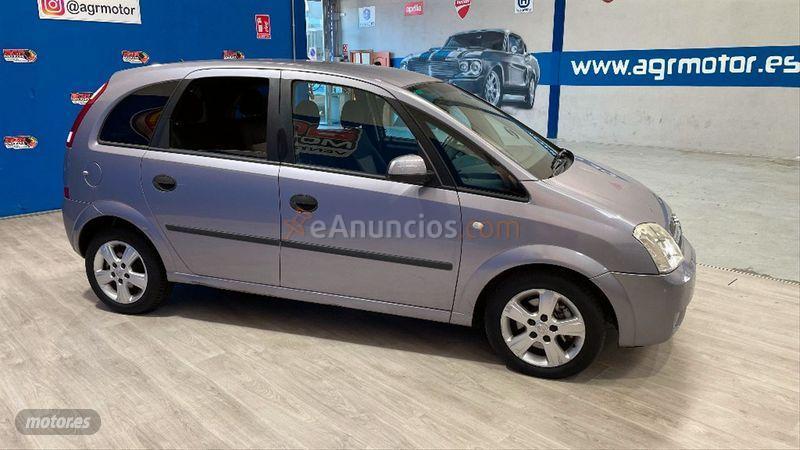 Opel Meriva Enjoy 1.7 CDTi 100 CV de 2007 con 239.000 Km por 3.500 EUR. en Salamanca
