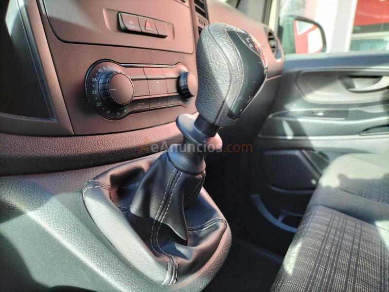 Mercedes Vito 114 CDI TOURER LARGA 9 PLAZAS 