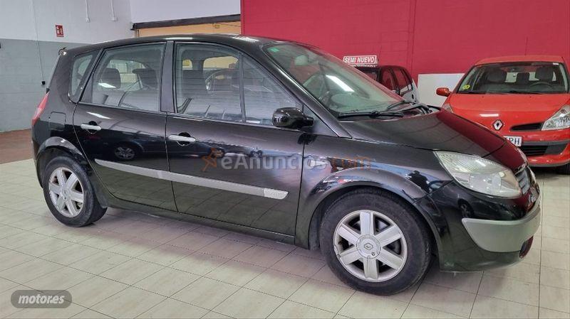 Renault Scenic CONFORT DYNAMIQUE 1.9DCI de 2005 con 128.000 Km por 3.950 EUR. en Malaga