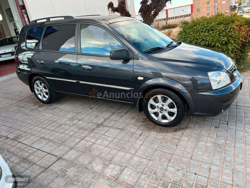 Kia Carens 2.0 CRDi LX de 2003 con 298.000 Km por 2.595 EUR. en Segovia