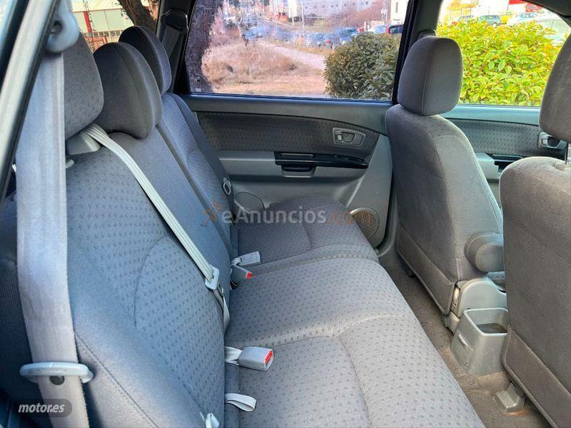 Kia Carens 2.0 CRDi LX de 2003 con 298.000 Km por 2.595 EUR. en Segovia