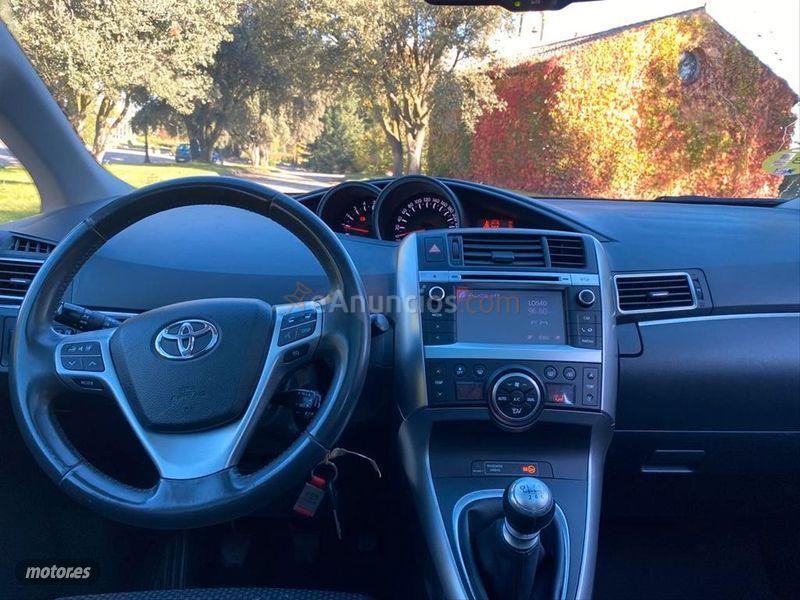 Toyota Verso 120D Advance 7pl. de 2014 con 199.000 Km por 9.999 EUR. en Madrid