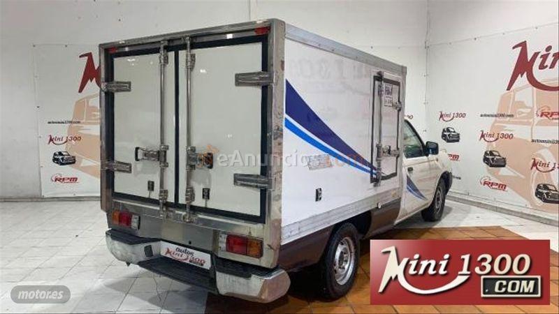 Nissan Pick up 4X4 Navara de 2004 con 270.000 Km por 4.950 EUR. en Malaga