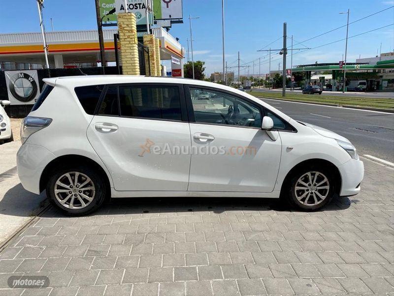 Toyota Verso 2.0 D4D Advance 7pl. de 2012 con 200.000 Km por 6.490 EUR. en Jaen