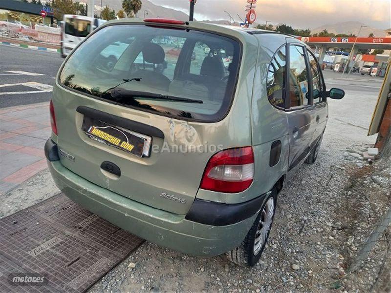 Renault Megane SCENIC AUTHENTIQUE 1.9DTI de 2001 con 276.000 Km por 2.500 EUR. en Malaga