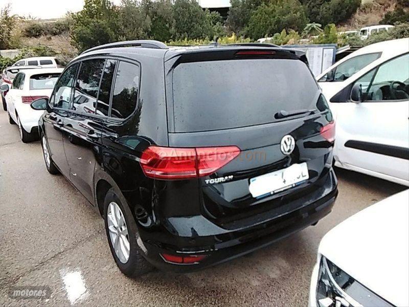 Volkswagen Touran Business 1.6 TDI 85kW 115CV DSG de 2018 con 162.000 Km por 17.999 EUR. en Salamanca