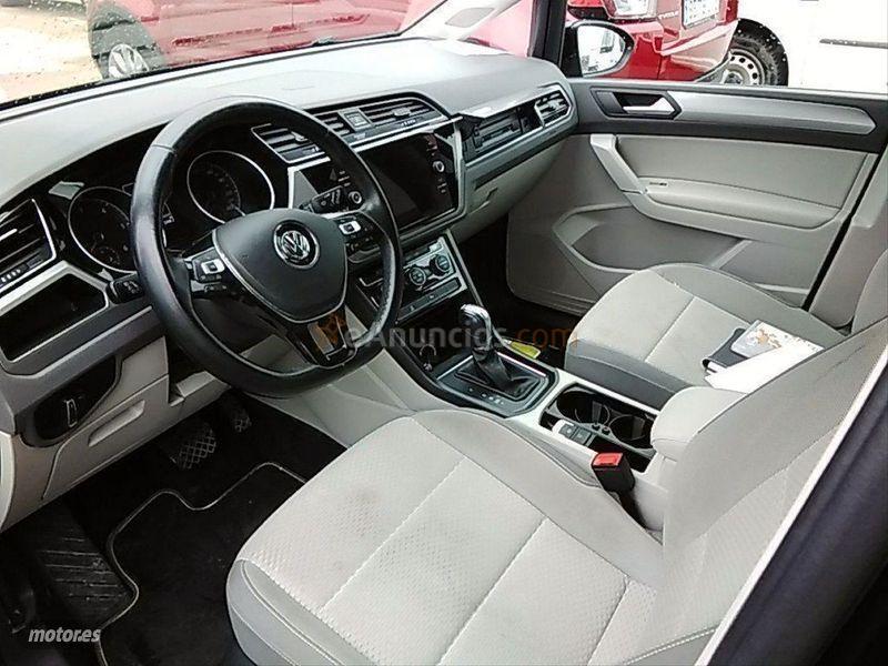 Volkswagen Touran Business 1.6 TDI 85kW 115CV DSG de 2018 con 162.000 Km por 17.999 EUR. en Salamanca