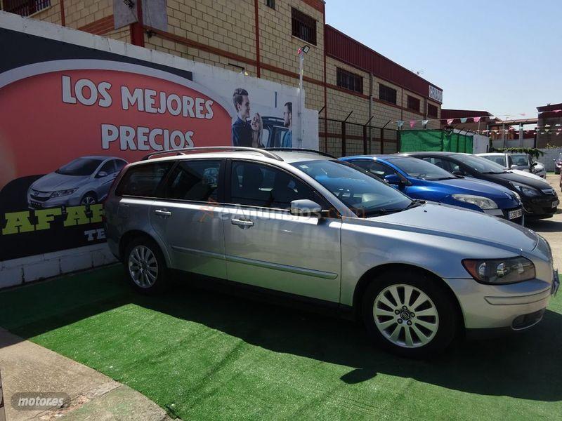 Volvo V 50 2.0D Momentum de 2006 con 233.000 Km por 4.100 EUR. en Madrid